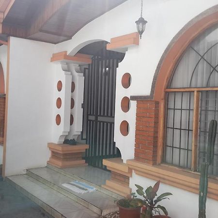 Mario Y Jeannette Apartment Alajuela ภายนอก รูปภาพ