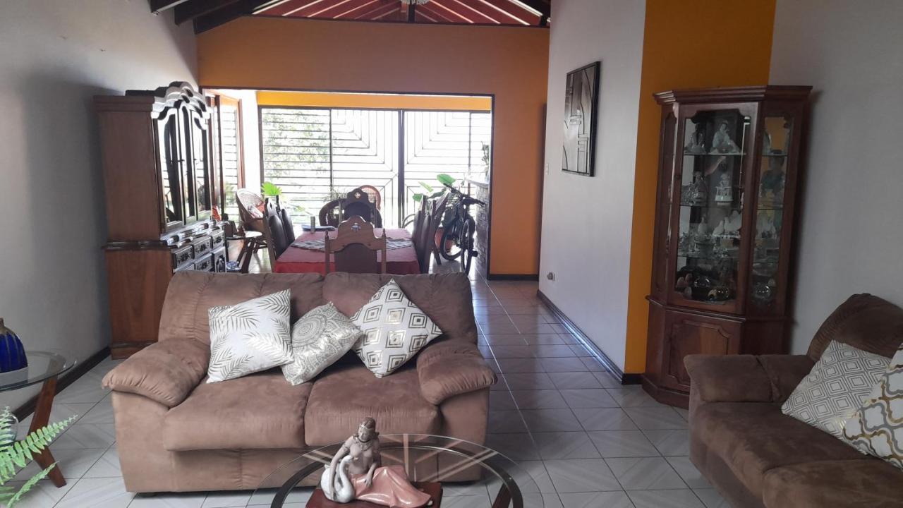 Mario Y Jeannette Apartment Alajuela ภายนอก รูปภาพ